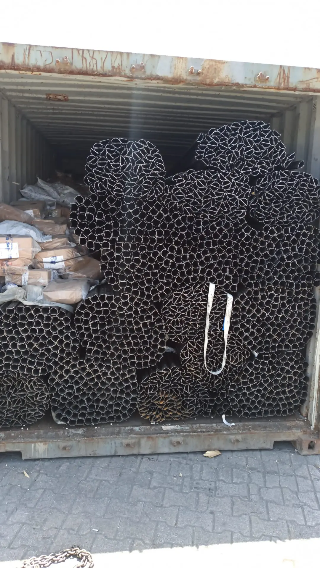 img/urunler/desenli_profil/a full of container for nigeria of patterned tubes profiles.webp